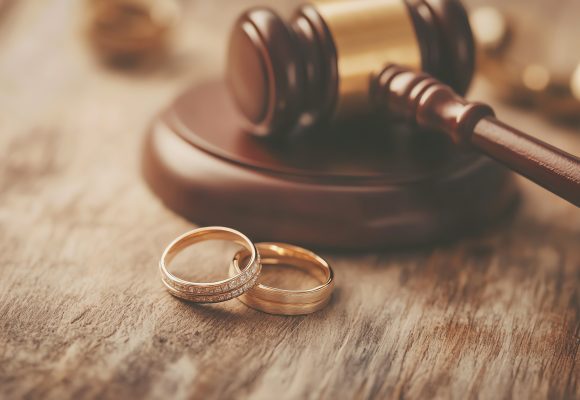 What are the Pros and Cons of Divorce Litigation?